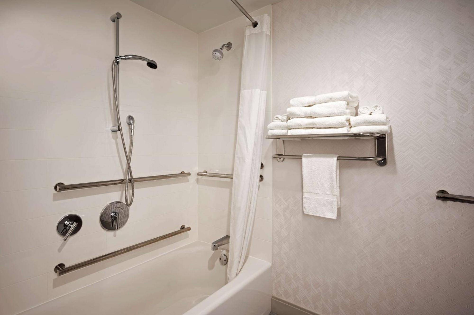 Hampton Inn By Hilton Boston/Кеймбридж Екстериор снимка