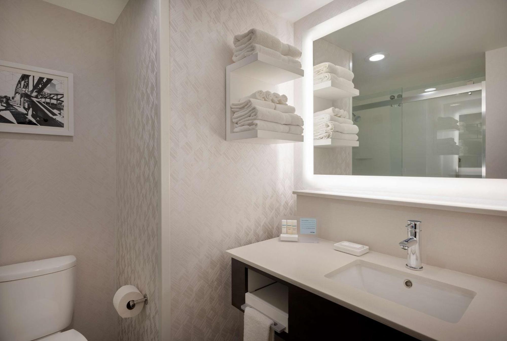 Hampton Inn By Hilton Boston/Кеймбридж Екстериор снимка