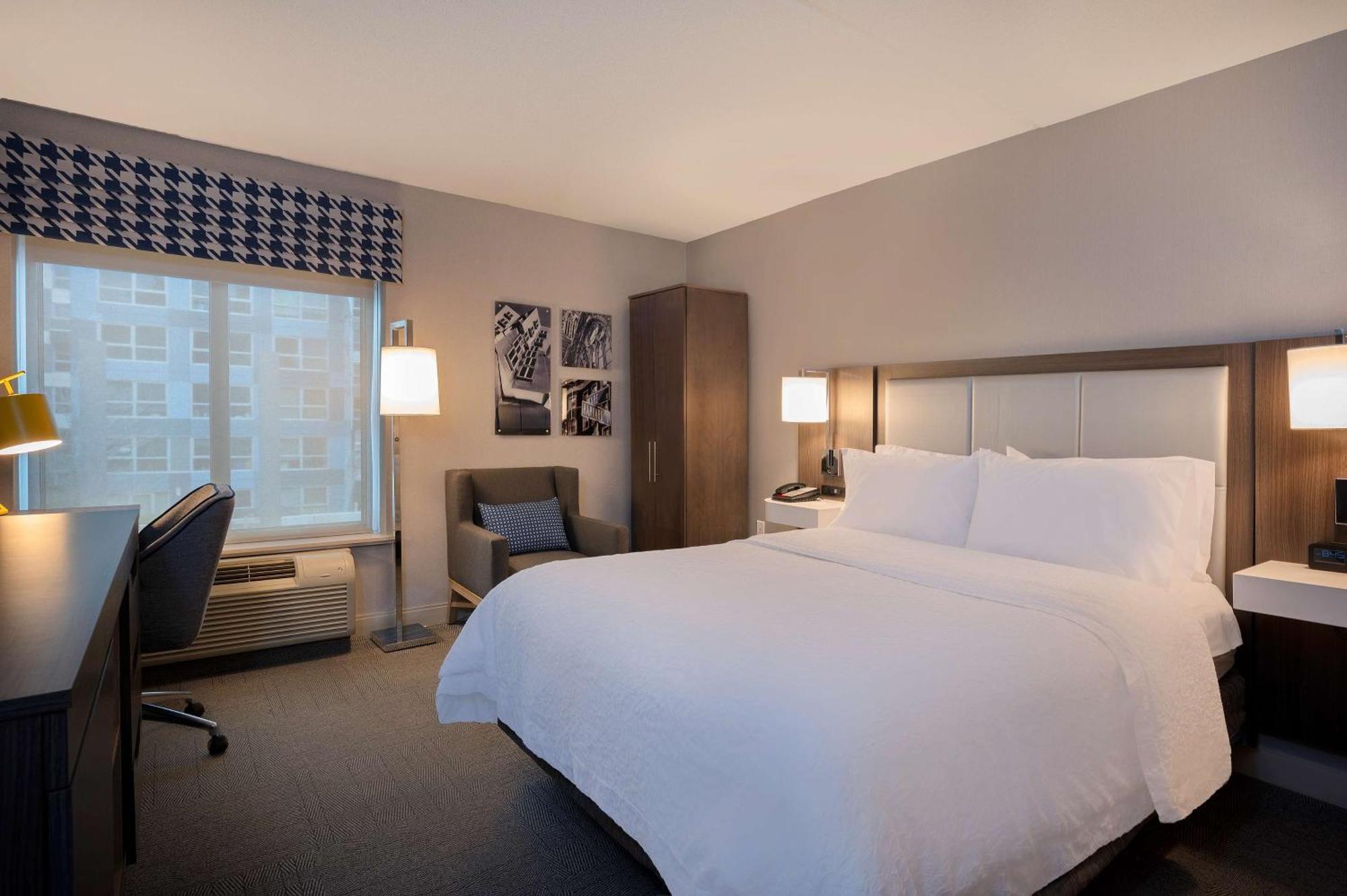 Hampton Inn By Hilton Boston/Кеймбридж Екстериор снимка