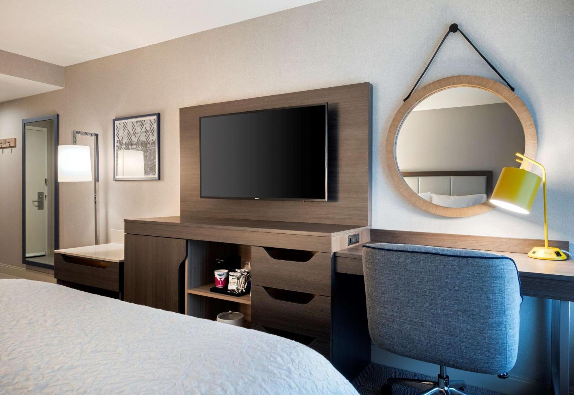 Hampton Inn By Hilton Boston/Кеймбридж Екстериор снимка