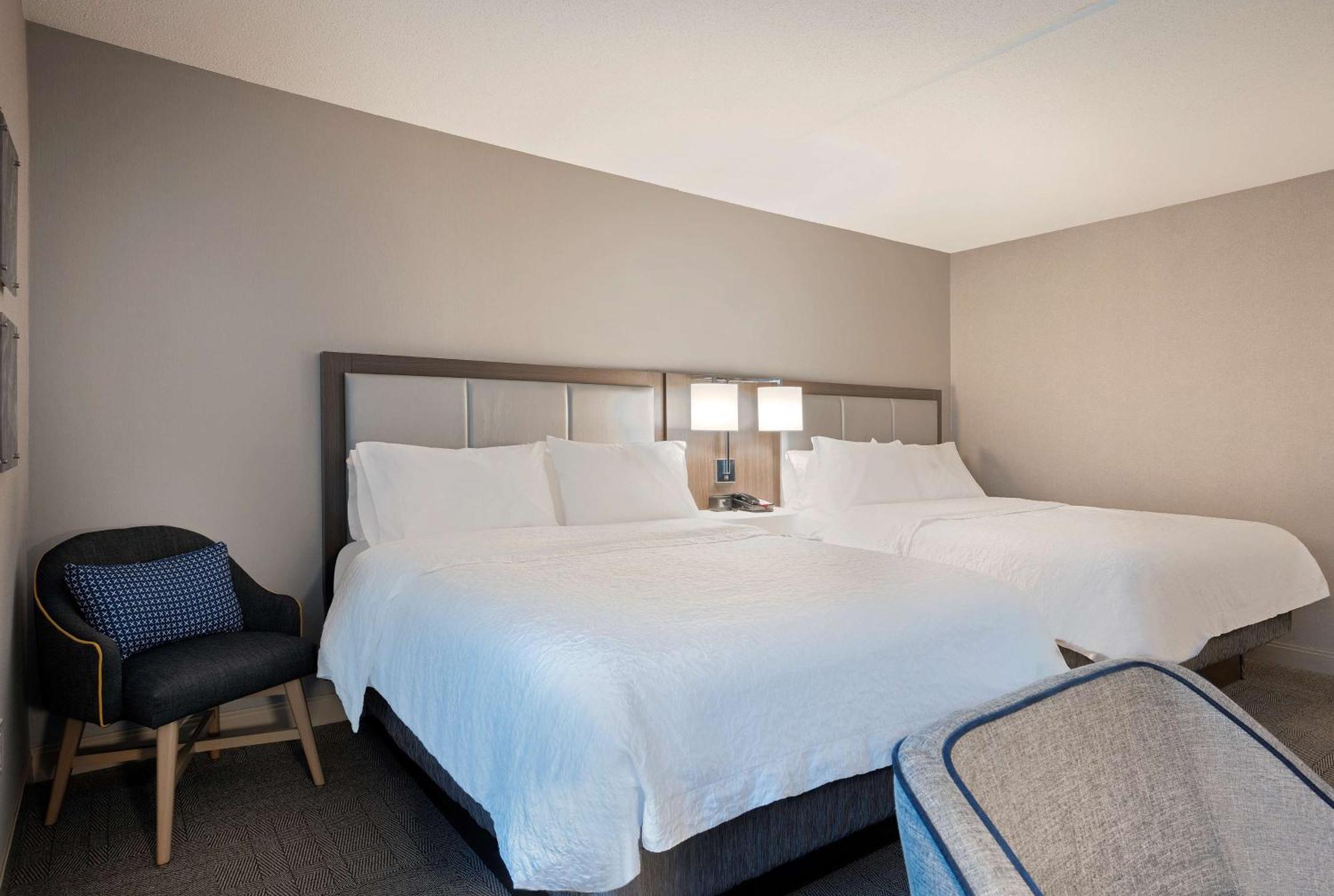 Hampton Inn By Hilton Boston/Кеймбридж Екстериор снимка