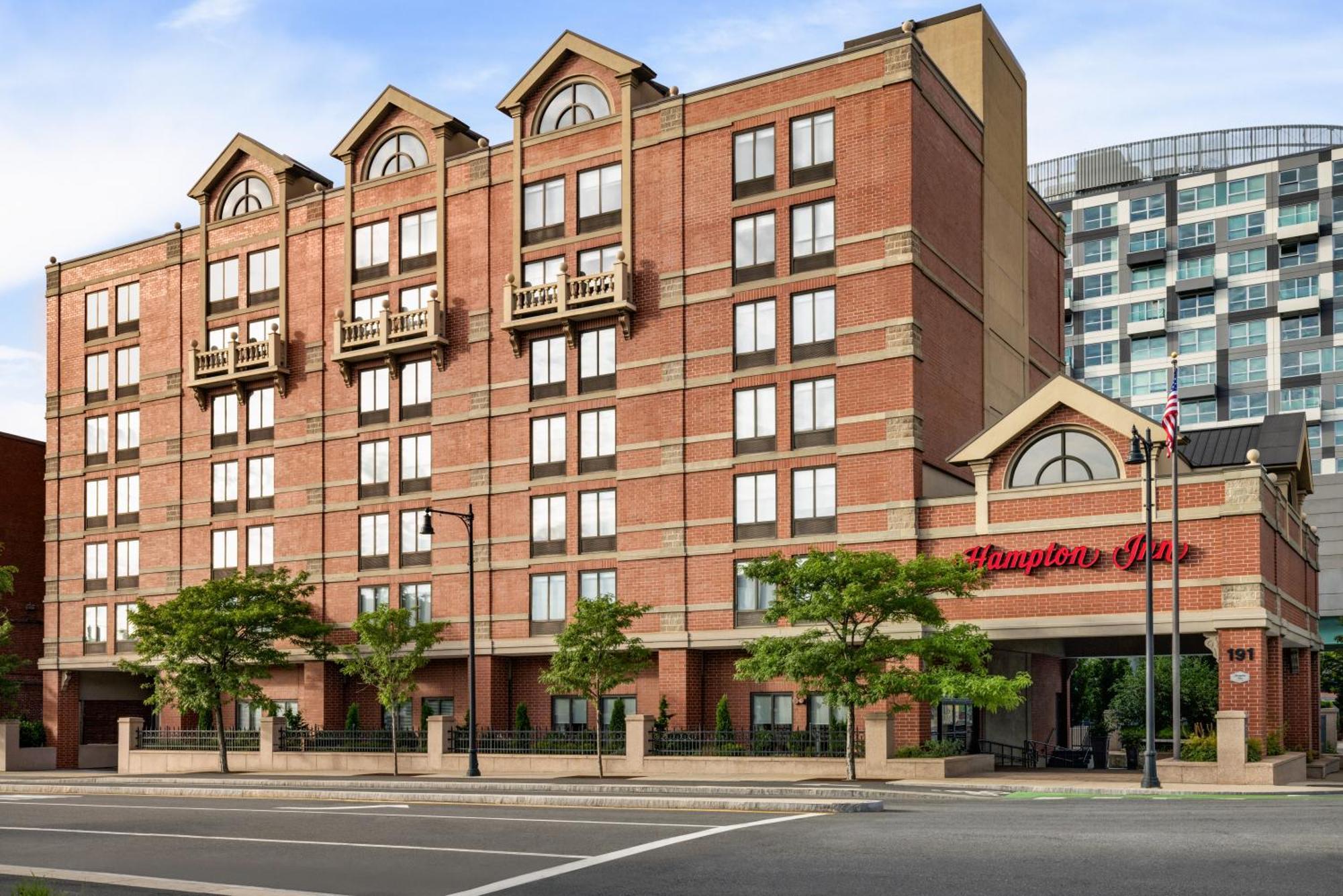 Hampton Inn By Hilton Boston/Кеймбридж Екстериор снимка