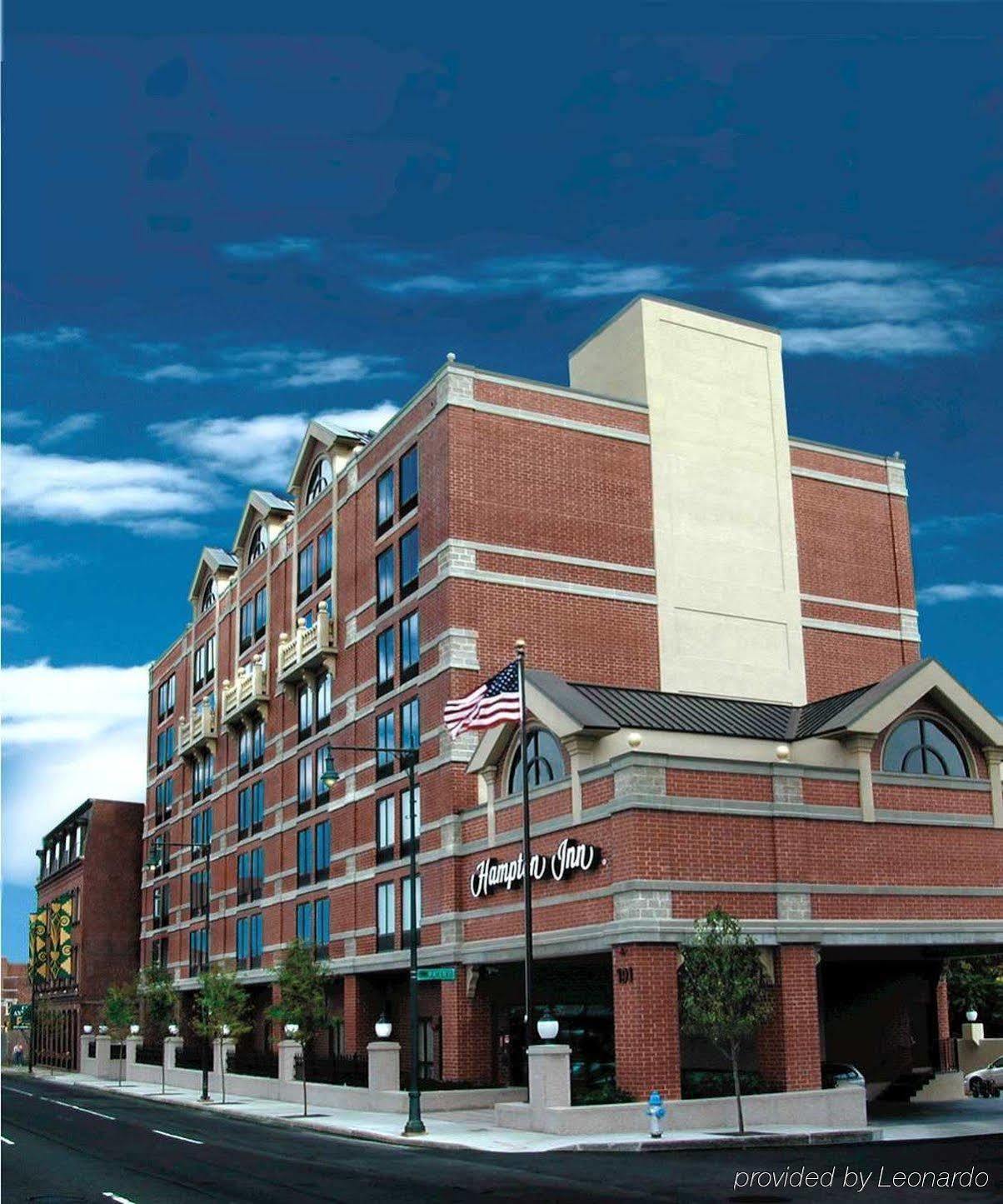 Hampton Inn By Hilton Boston/Кеймбридж Екстериор снимка
