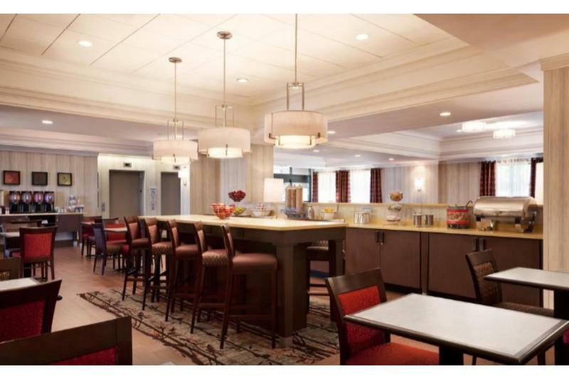 Hampton Inn By Hilton Boston/Кеймбридж Екстериор снимка